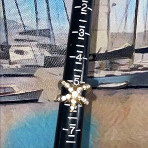 5/$10❤️❤️❤️Vintage 90s Gold Tone Alloy Rhinestoned Starfish Ring